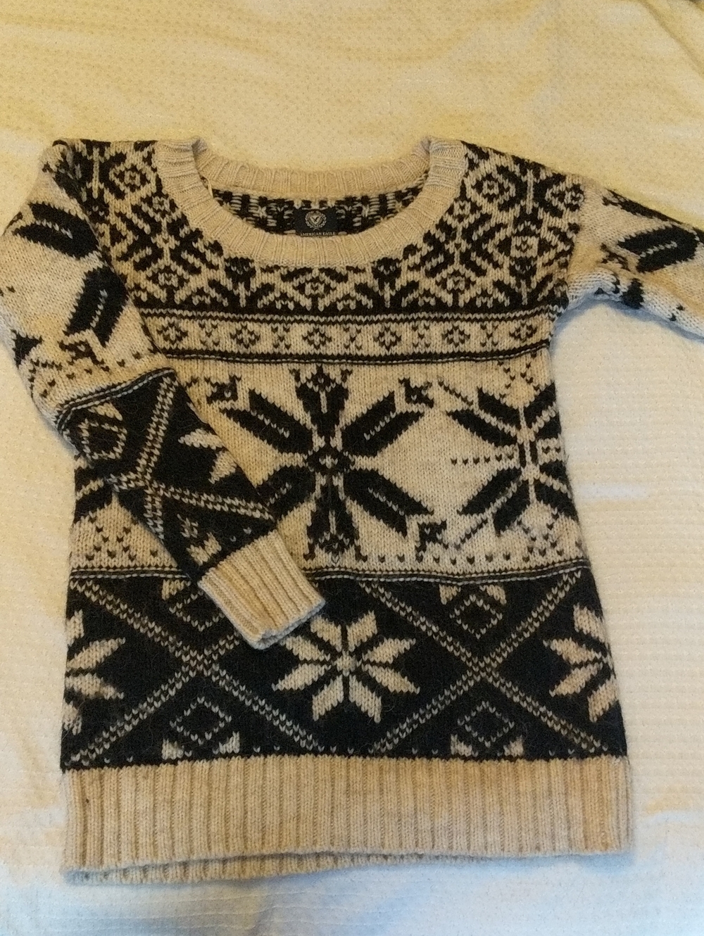 American Eagle Outfitters Geometric Knit Sweater in Black & Cream Size Medium